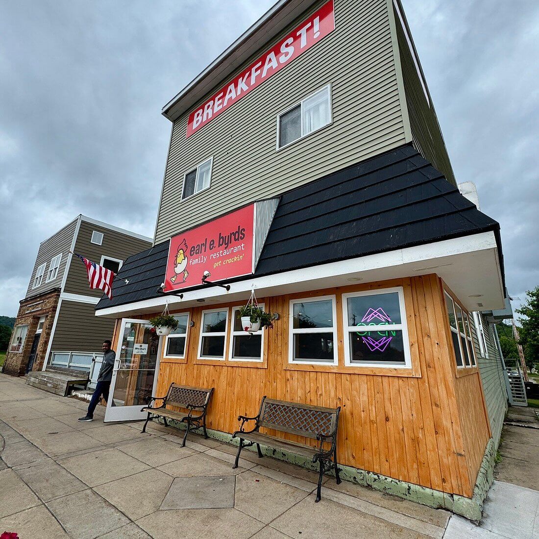 Earl E Byrds Munising