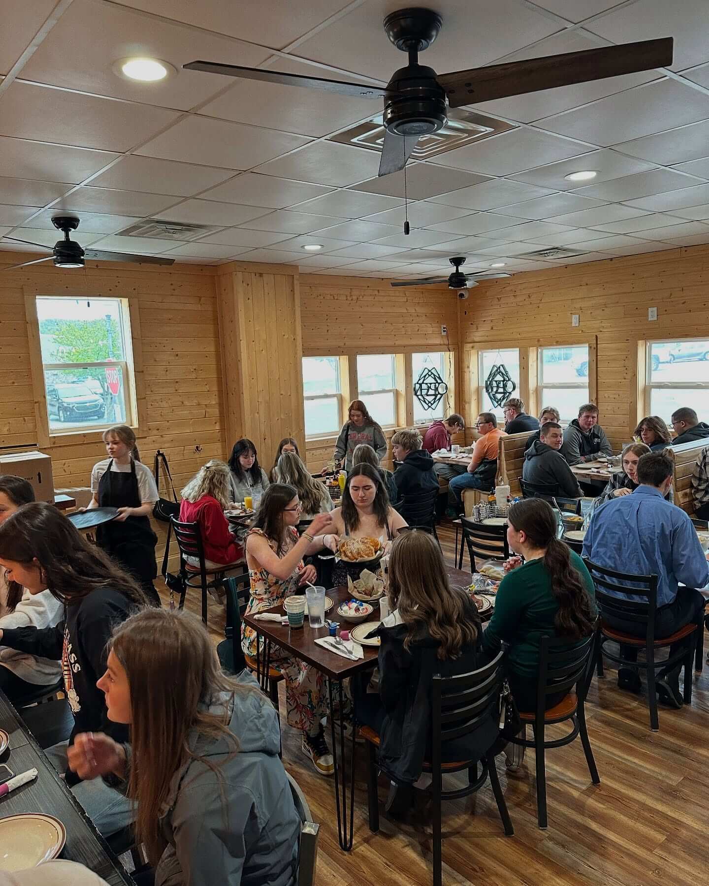 Earl E Byrds Munising customers