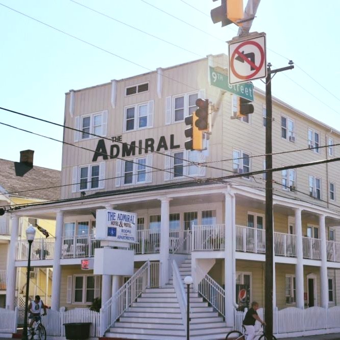 admiral-hotel-front