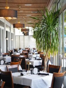 busser-sunset-grille-tables