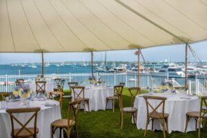 champlins-hotel-marina-resort-outdoor-restaurant