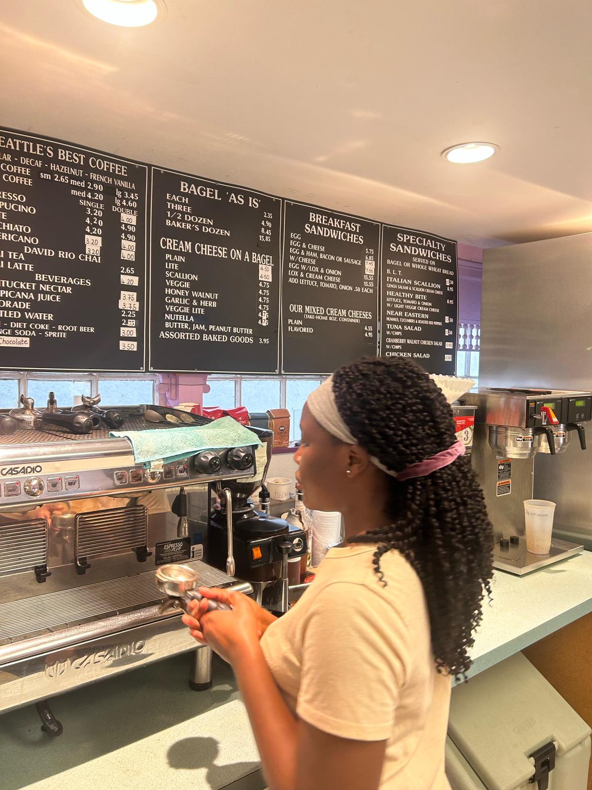 sandwich-ice-cream-maker-bass-best-coffee_vineyards-best-ice-cream