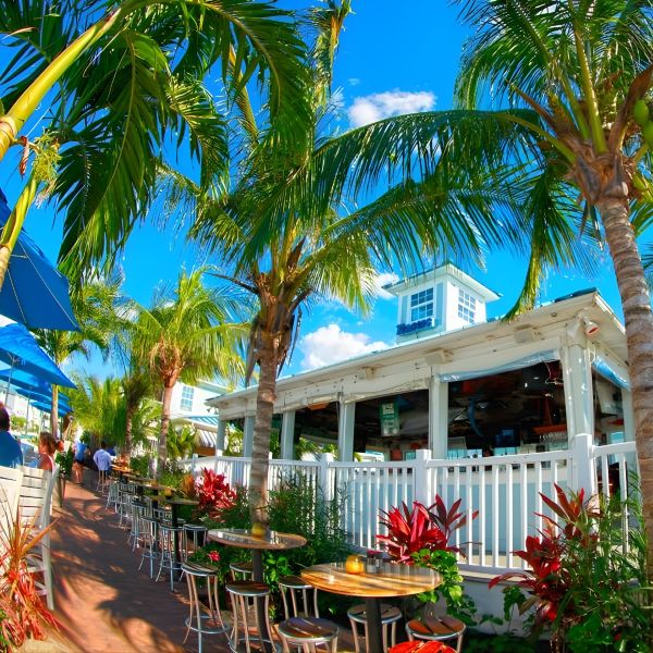 sunsetgrille-outside-tables