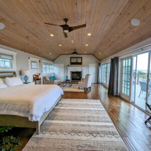 Laundry / Housekeeper