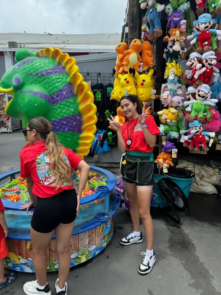 jolly-roger-amusement-park-worker