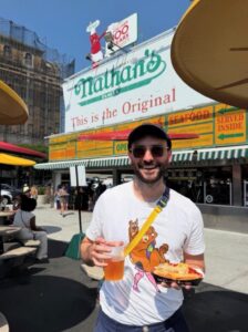 server-cashier-nathan-s-famous