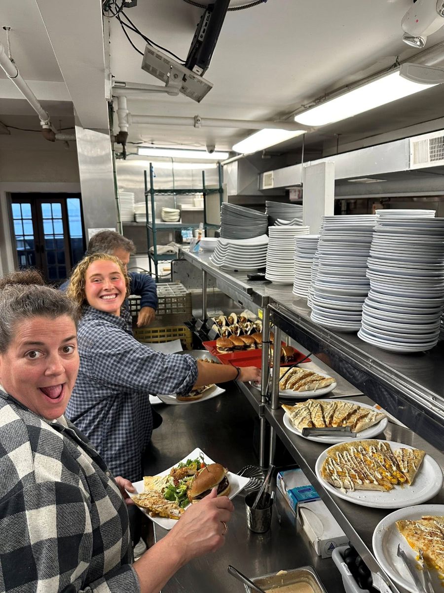 server-national-hotel